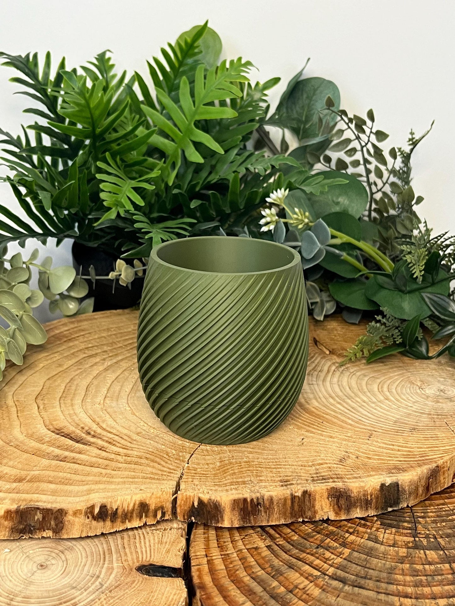 Spiral Planter with Hidden Drip Tray | Eco friendly Planter | 12 Colours | Renter Friendly