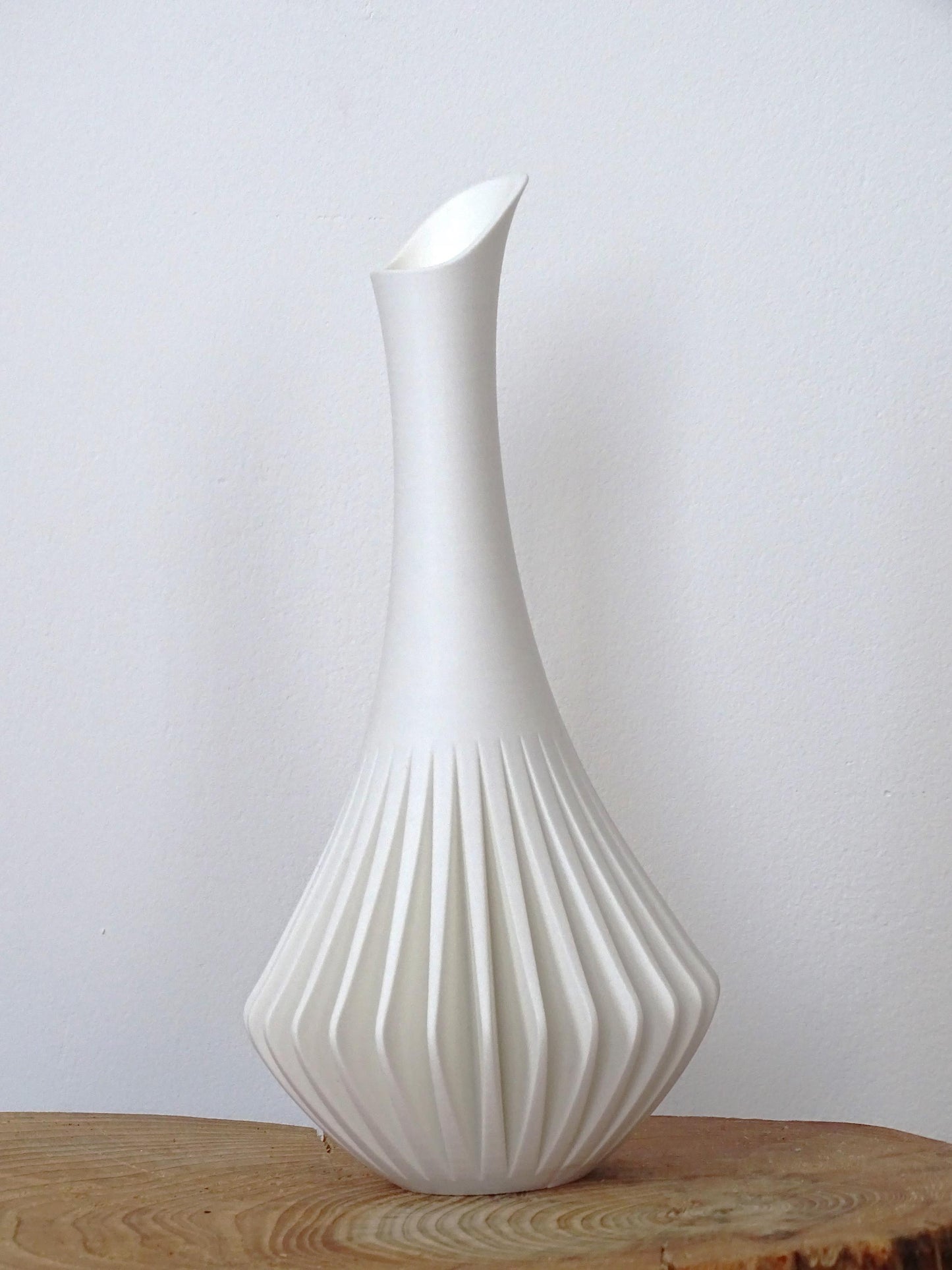 Elegant Ribbed Vase, MCM Vase | Vegan and Eco friendly vase