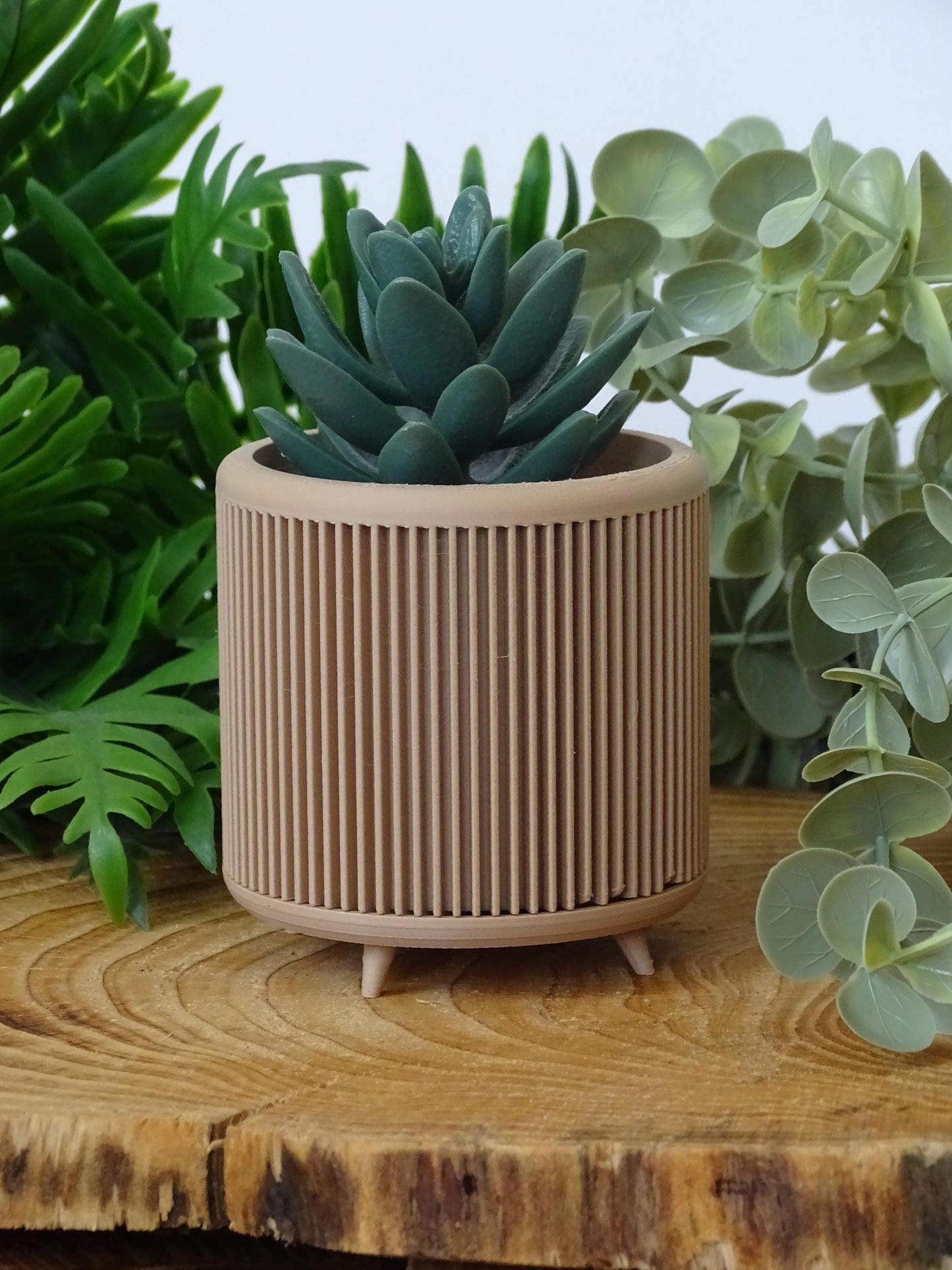 Ribbed Planter with Legs, The Nelson | Vegan and Eco friendly planter