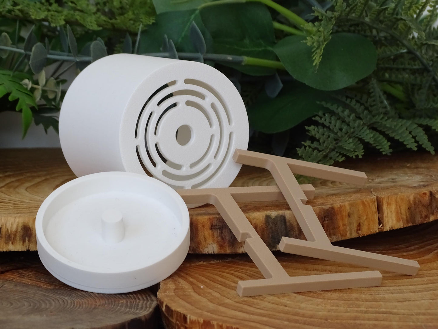 Classic Elevated Planter with Drip Tray | Vegan and Eco friendly planter