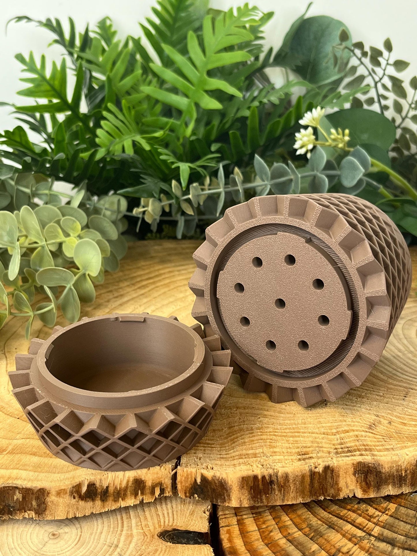 Lattice Planter with Hidden Drip Tray | Eco friendly Planter | 12 Colours | Renter Friendly